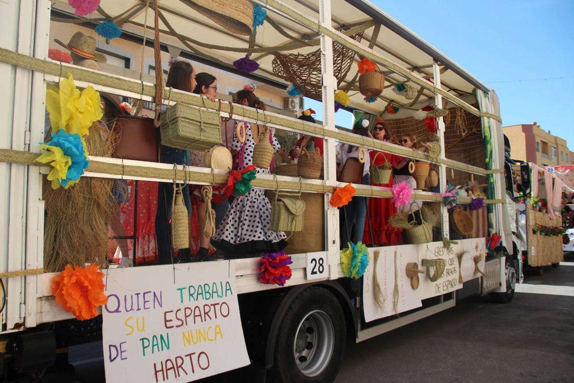 Miles de personas acompañan a San Marcos en su día grande