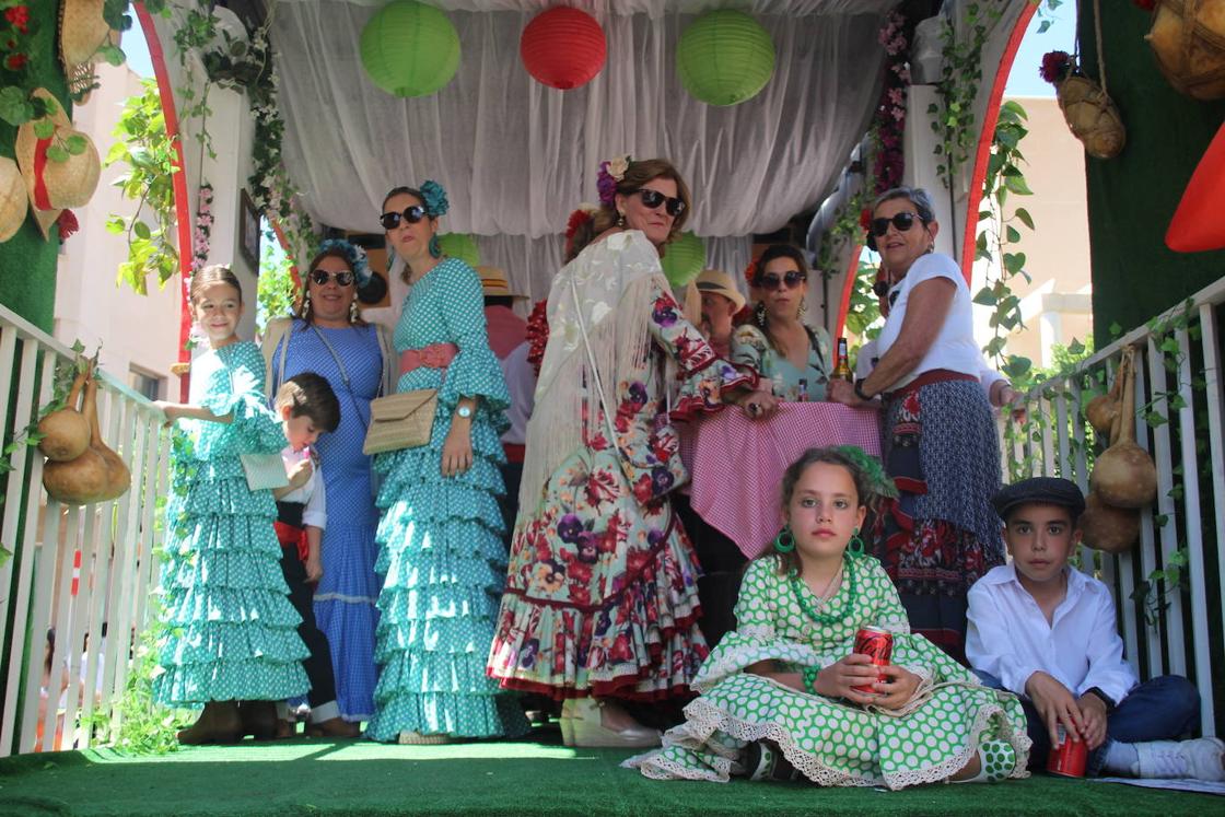 Miles de personas acompañan a San Marcos en su día grande