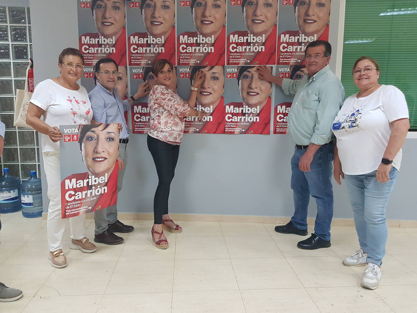 Pegada de carteles PSOE El Ejido.