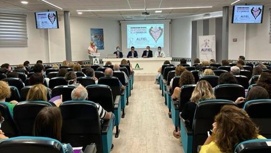 El Hospital de Poniente acoge la celebración del Día Mundial de la Fibromialgia
