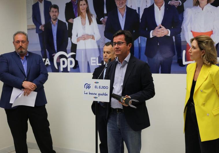 «Las medidas adoptadas por el PP en Andalucía y en El Ejido han aliviado la economía de las familias»