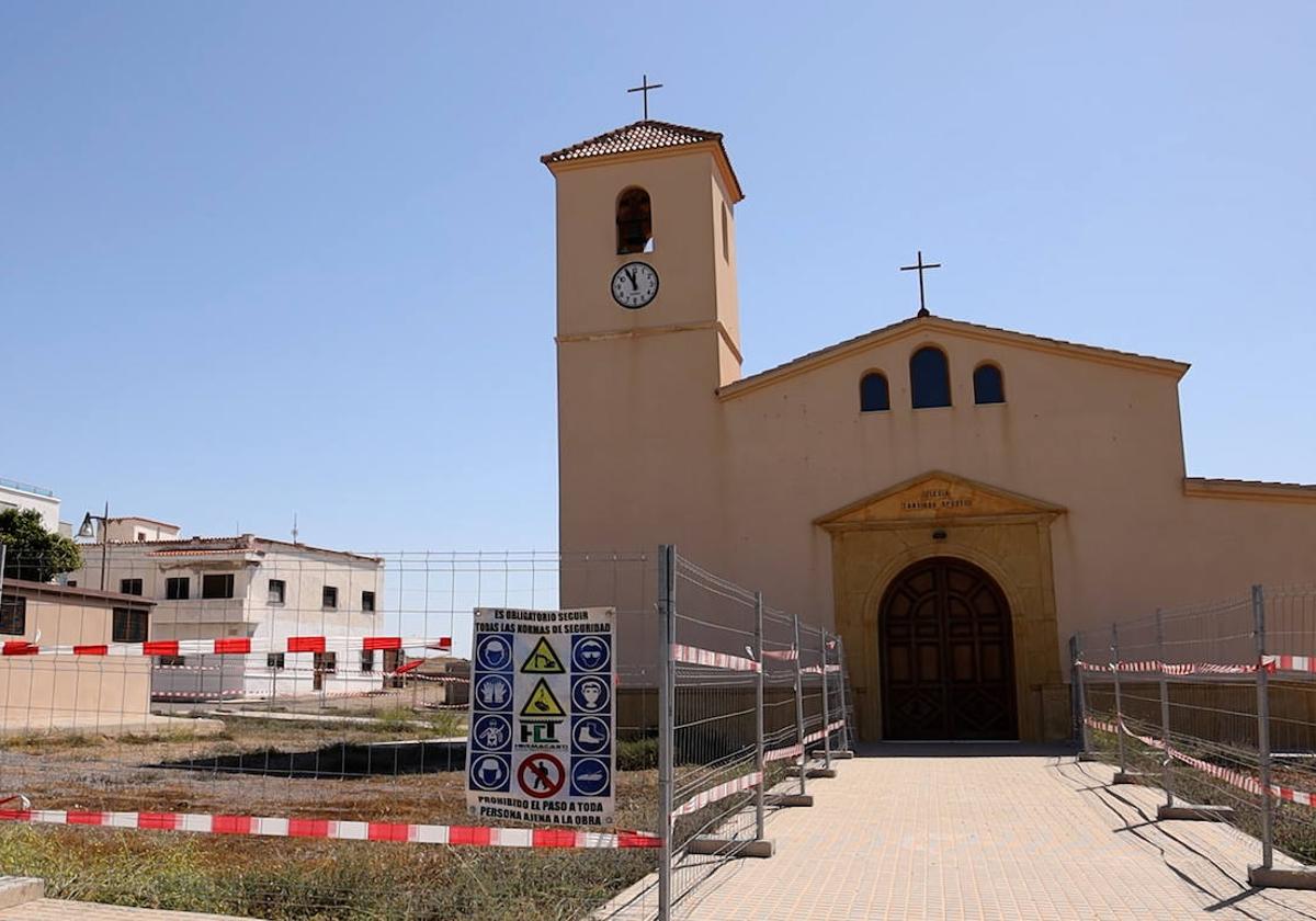 Arrancan las obras de adecuación del entorno de la iglesia de Guardias Viejas