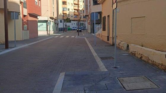 Almerienses denuncia la falta de aparcamiento en el centro