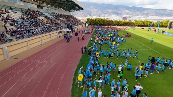 2.500 menores ejidenses disfrutan de la gran fiesta de despedida del curso deportivo