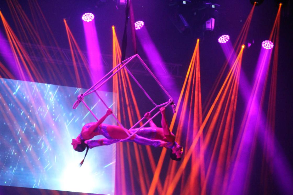 El Teatro Comestible conforma un cóctel de éxito en Paraíso al Mar