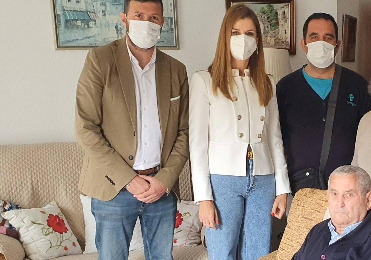 Cerca de un centenar de mayores son beneficiarios del programa de acompañamiento