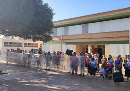 Los padres del CEIP Santa María del Águila exigen una reunión con Educación