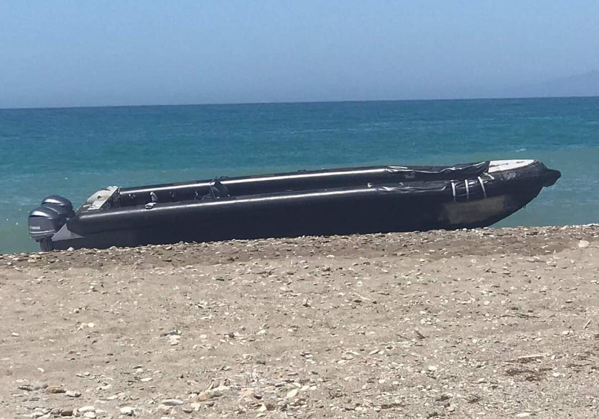 Detenido por patronear una patera con 28 personas intervenida en la playa de Balerma