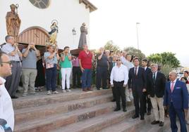 Salida en procesión de los patrones de Las Norias de Daza.