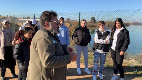 Alumnos del IES Francisco Montoya difunden los valores medioambientales de La Cañada de Las Norias
