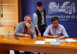 José Francisco Rivera, Manuel Martínez y Francisco Góngora estudiando el proyecto de 'Los Cecilios'.