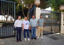 El PSOE acusa al alcalde de tapar los incumplimientos de Moreno Bonilla en educación