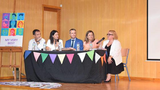El IES Santo Domingo acoge la presentación del libro 'My very best'