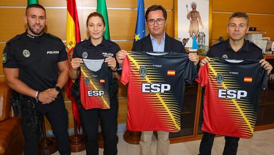 El Ejido participa por primera vez en los juegos europeos de policías y bomberos