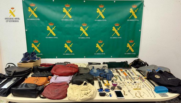 Detenidos en Almería por al menos 20 robos en viviendas y vehículos por valor de 100.000 euros
