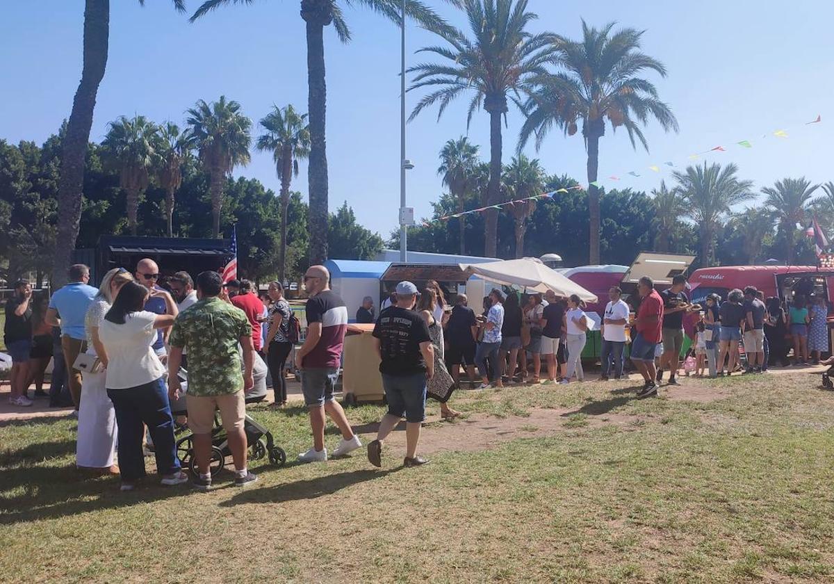 Comienzo sobre ruedas del I Festival Mundial de FoodTruck de El Ejido