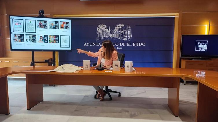 El Ejido lanza una campaña para concienciar a los hombres sobre la corresponsabilidad