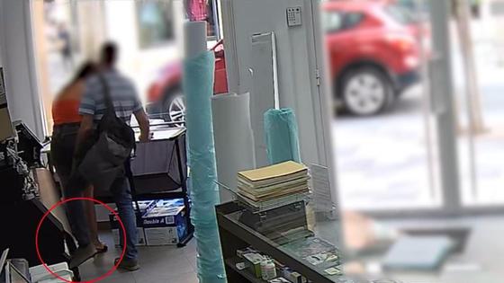 Detenido en El Ejido por grabar bajo la falda de la empleada de una papelería