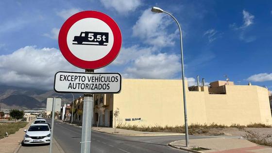 El PSOE pide una solución al tráfico de vehículos pesados en Santa María del Águila