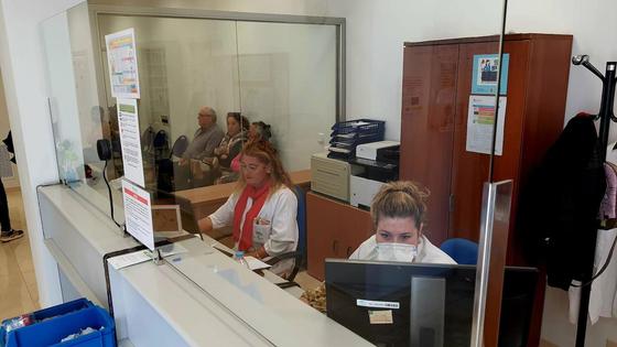 Distrito Sanitario Poniente habilita un punto de traducción para pacientes que no hablan castellano
