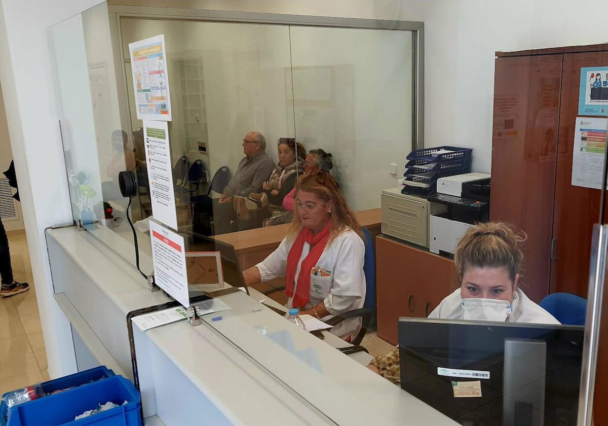 Distrito Sanitario Poniente habilita un punto de traducción para pacientes que no hablan castellano