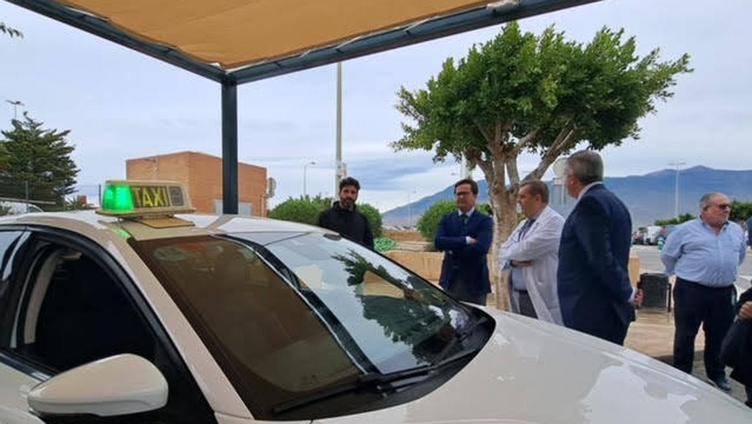 El Hospital de Poniente mejora el estacionamiento para personas con discapacidad
