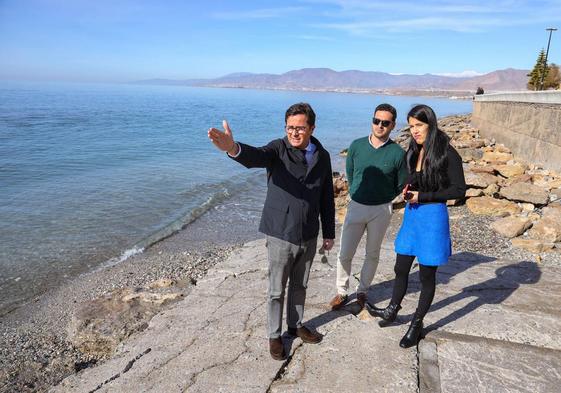 Góngora denuncia los continuos retrasos del estudio para recuperar la Playa de Balerma