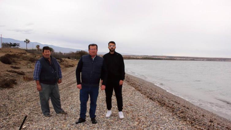 El PSOE reclama actuaciones para la playa de Guardias Viejas ante la regresión que sufre