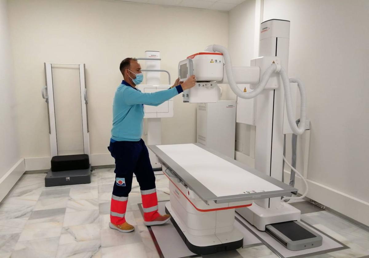El Distrito Sanitario Poniente renueva siete salas de rayos X