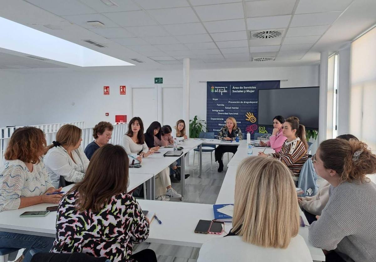 La Mesa de Trabajo de Discapacidad y Empleo analiza los recursos tras la educación obligatoria