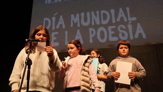Más de medio millar de escolares participan en el Día de la Poesía