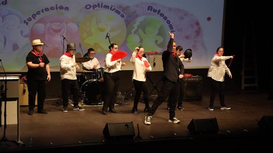 El Teatro Municipal se llena con Down El Ejido