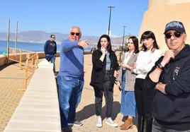 VOX exige una solución definitiva para la playa de Balerma