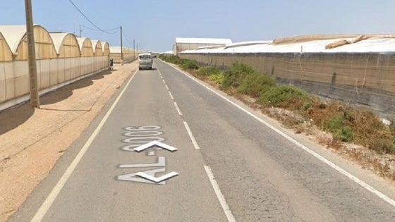 Fallecen dos personas tras el choque entre un turismo, que ha ardido, y una furgoneta en El Ejido