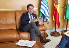 Francisco Góngora, en su despacho del Ayuntamiento de El Ejido.
