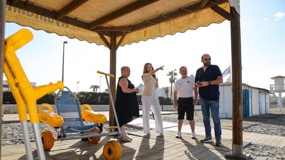 El Ejido cuenta este verano con cuatro playas accesibles para personas con discapacidad