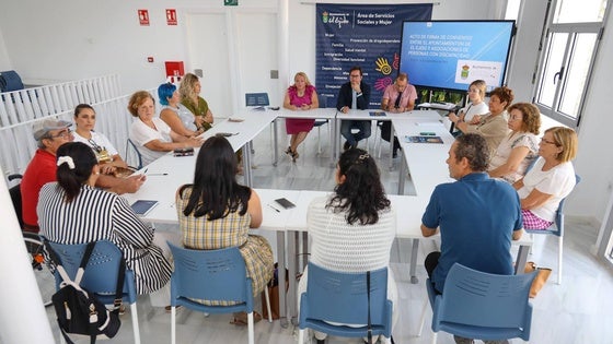 El Ayuntamiento ofrece asesoramiento legal y psicológico a 13 entidades