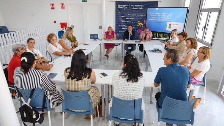 El Ayuntamiento ofrece asesoramiento legal y psicológico a 13 entidades