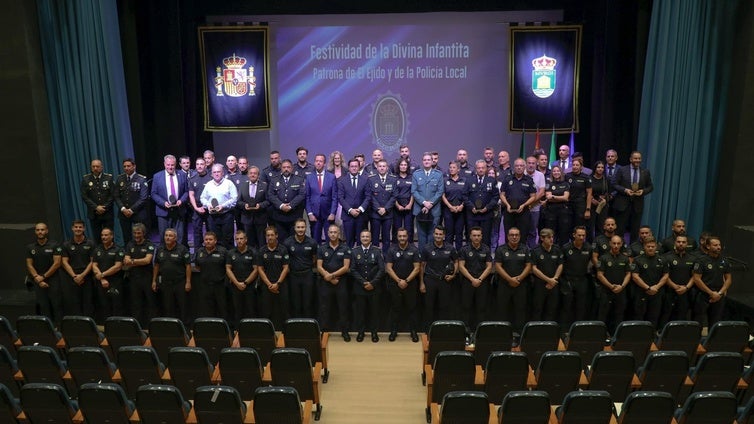 Reconocimientos y agradecimientos por la festividad de la Divina Infantita, patrona de la Policía Local
