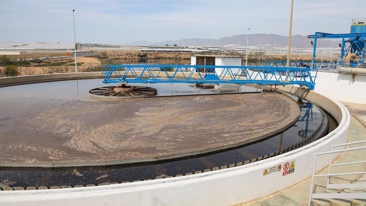 La empresa gestora de la EDAR de El Ejido garantiza la correcta depuración del agua