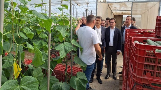 El Gobierno pide «máxima precaución» ante la 'gota fría', que deja casi 1.100 rescates en Andalucía
