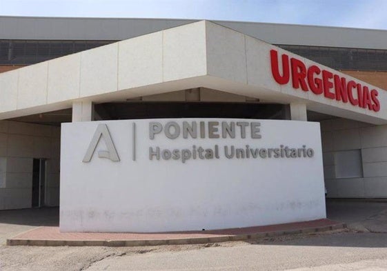 El Hospital de Poniente dice que mejorará su dotación de cargos intermedios y rechaza una «merma» de servicios