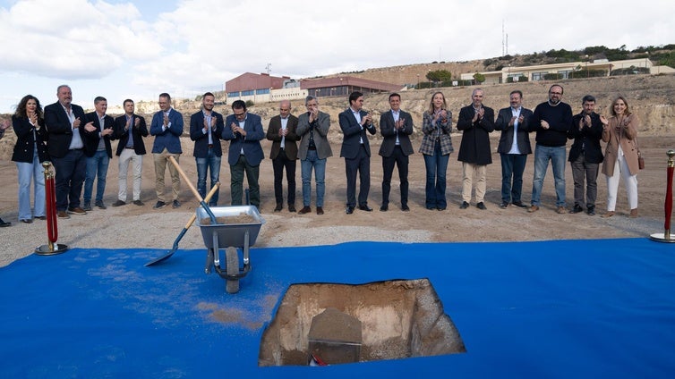 Diputación y El Ejido colocan la primera piedra del futuro Complejo Deportivo de Almerimar