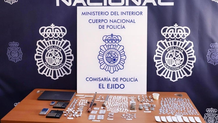 La denuncia de 300 vecinos destapa tráfico de drogas, prostitución y ocupaciones en 'El Tubo' de El Ejido