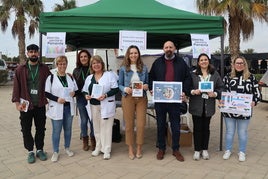 Ayuntamiento y Distrito promueven una campaña sobre alimentación saludable en el mercadillo semanal a iniciativa de RELAS