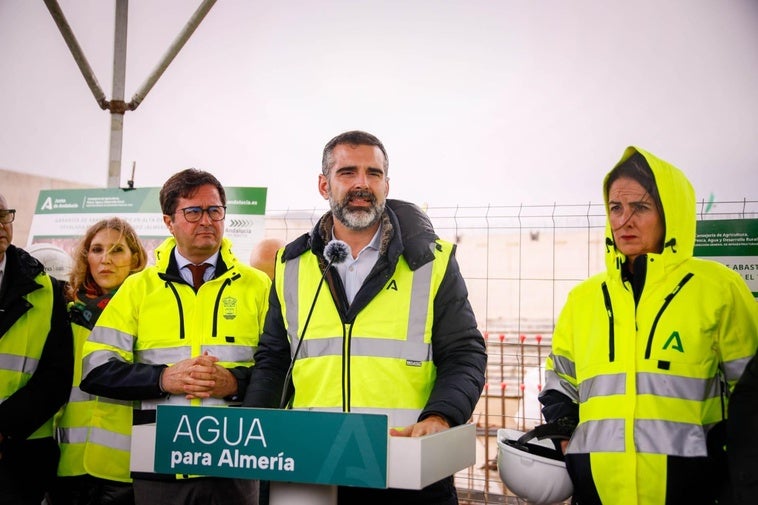 Avanzan «a buen ritmo» las obras que mejoran el abastecimiento urbano de El Ejido con agua desalada