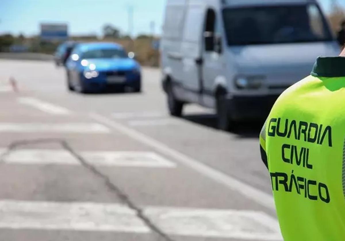 Cinco heridos, dos de ellos menores, tras la colisión de una furgoneta y un turismo en El Ejido