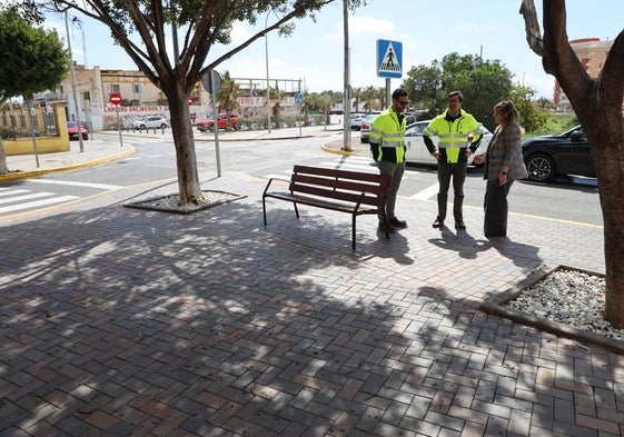 El alcalde de El Ejido junto al concejal de Obras Públicas visitaron los nuevos cambios en esta localización.