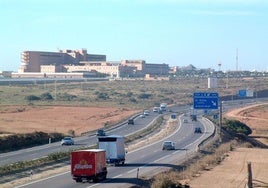 El Parlamento andaluz urge a realizar este año los nuevos enlaces de la A-7 en El Ejido