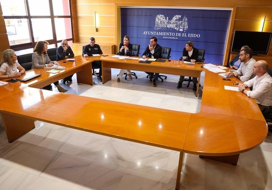 Reunión en el Ayuntamiento de El Ejido.